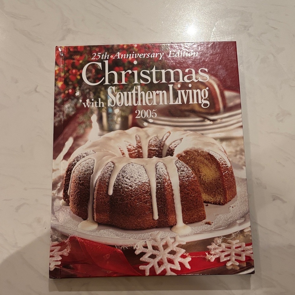Southern Living Christmas Cookbook 2005 - Red Holiday Edition